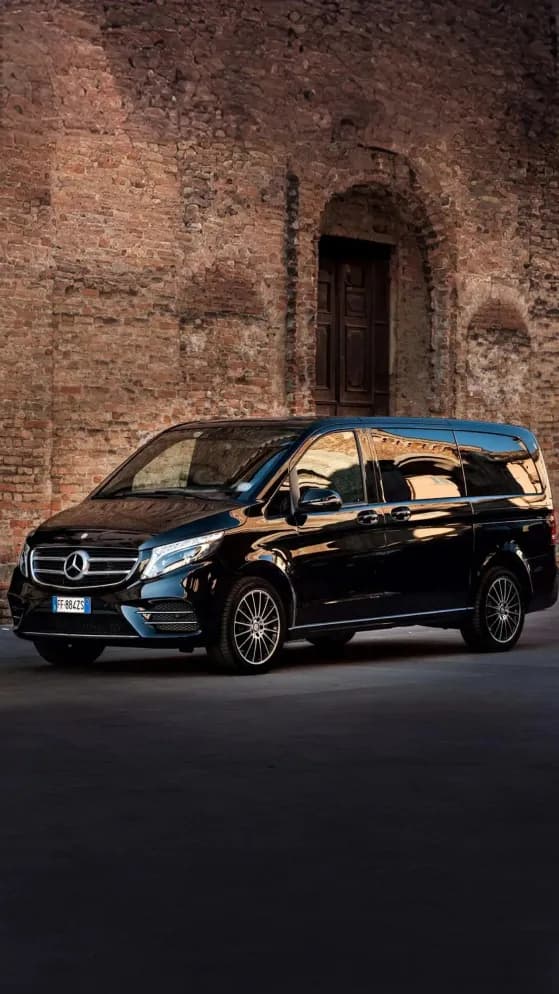 Mercedes Classe V della flotta NCC Mazzucco a Torino